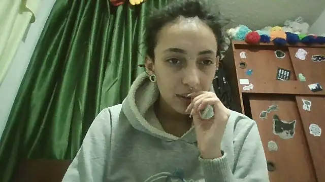 Snapshot of ORIANNA_BODMOD chatting on 02-06-26, 02:16 ORIANNA BODMOD online show from 02-06-26, 02:16