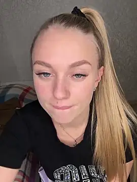 Snapshot of Barbie_Lis chatting on 12-13-24, 12:06 Barbie Lis online show from 12-13-24, 12:06