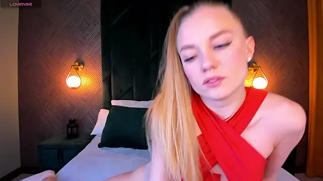 Snapshot of Barbie_Lis chatting on 02-07-25, 12:20 Barbie Lis online show from 02-07-25, 12:20