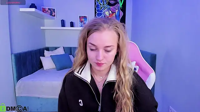 Snapshot of Barbie_Lis chatting on 11-21-25, 01:15 Barbie Lis online show from 11-21-25, 01:15