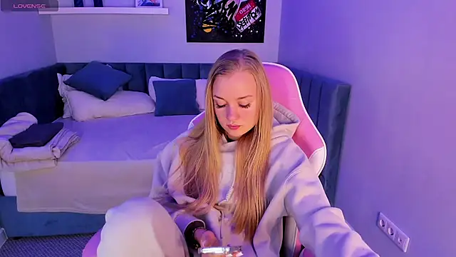 Snapshot of Barbie_Lis chatting on 01-18-26, 01:09 Barbie Lis online show from 01-18-26, 01:09