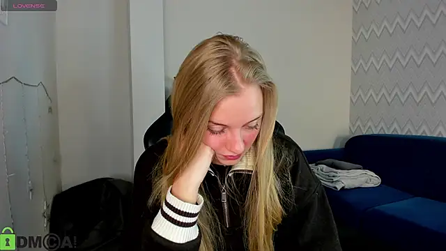 Snapshot of Barbie_Lis chatting on 02-03-26, 12:53 Barbie Lis online show from 02-03-26, 12:53