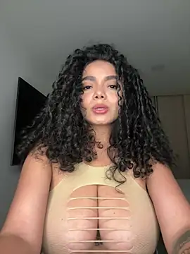 Snapshot of Mariecurl chatting on 05-01-26, 11:31 Mariecurl online show from 05-01-26, 11:31