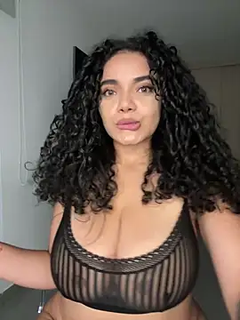 Snapshot of Mariecurl chatting on 05-16-26, 11:03 Mariecurl online show from 05-16-26, 11:03