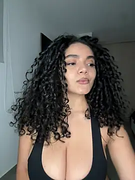 Snapshot of Mariecurl chatting on 05-20-26, 11:11 Mariecurl online show from 05-20-26, 11:11