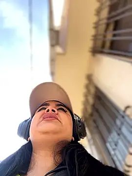 Insane Issa online show from 12-02-24, 01:02