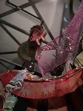 Snapshot of SummerBlueMoon chatting on 10-18-25, 09:15 SummerBlueMoon online show from 10-18-25, 09:15