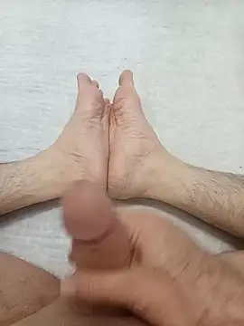 Snapshot of Hardapple01 chatting on 12-05-24, 09:28 Hardapple01 online show from 12-05-24, 09:28