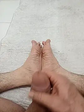 Snapshot of Hardapple01 chatting on 03-03-25, 11:24 Hardapple01 online show from 03-03-25, 11:24