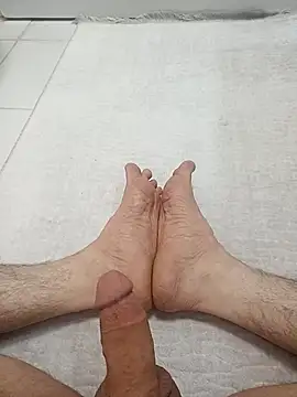 Snapshot of Hardapple01 chatting on 03-13-25, 11:05 Hardapple01 online show from 03-13-25, 11:05