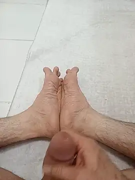 Snapshot of Hardapple01 chatting on 03-16-25, 11:57 Hardapple01 online show from 03-16-25, 11:57