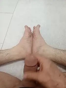 Snapshot of Hardapple01 chatting on 03-17-25, 09:13 Hardapple01 online show from 03-17-25, 09:13