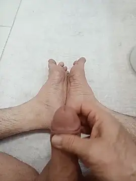 Snapshot of Hardapple01 chatting on 03-23-25, 12:04 Hardapple01 online show from 03-23-25, 12:04