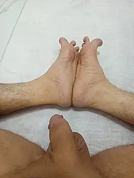 Snapshot of Hardapple01 chatting on 10-01-25, 09:10 Hardapple01 online show from 10-01-25, 09:10