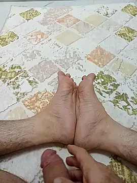 Snapshot of Hardapple01 chatting on 11-18-25, 10:03 Hardapple01 online show from 11-18-25, 10:03