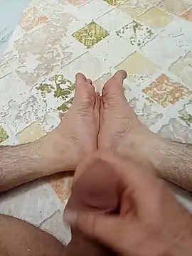 Snapshot of Hardapple01 chatting on 02-11-26, 10:04 Hardapple01 online show from 02-11-26, 10:04