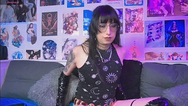 snowblack  online show from 09-10-25, 02:28