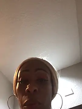 Snapshot of SlimBeenBadd1981 chatting on 01-03-25, 11:35 SlimBeenBadd1981 online show from 01-03-25, 11:35