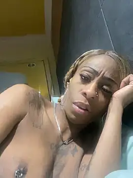 Snapshot of SlimBeenBadd1981 chatting on 03-05-25, 05:07 SlimBeenBadd1981 online show from 03-05-25, 05:07