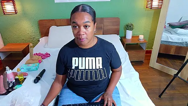 dannaahbrown online show from 10-19-25, 12:28