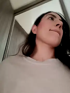 Snapshot of MIYESSI chatting on 01-09-26, 05:48 MIYESSI online show from 01-09-26, 05:48