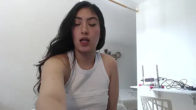 Snapshot of MIYESSI chatting on 01-16-26, 05:17 MIYESSI online show from 01-16-26, 05:17