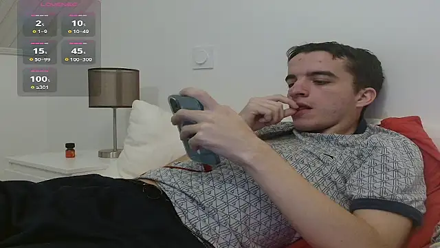 Tombgy07 online show from 12-15-25, 05:17