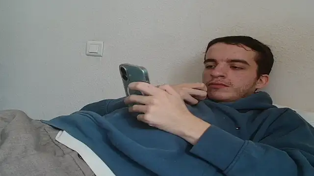 Snapshot of Tombgy07 chatting on 01-09-26, 02:09 Tombgy07 online show from 01-09-26, 02:09