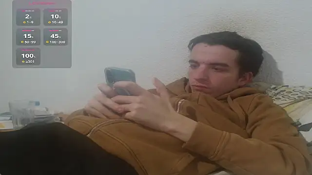 Snapshot of Tombgy07 chatting on 02-09-26, 08:35 Tombgy07 online show from 02-09-26, 08:35