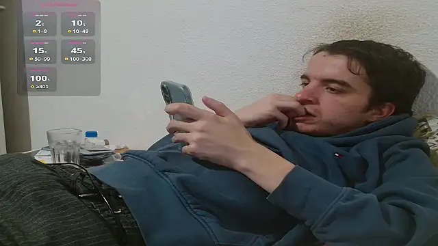 Snapshot of Tombgy07 chatting on 02-10-26, 08:24 Tombgy07 online show from 02-10-26, 08:24