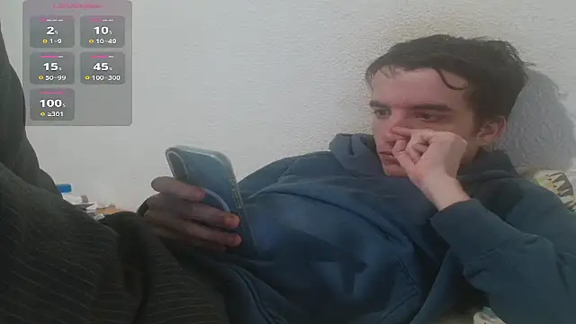 Snapshot of Tombgy07 chatting on 02-11-26, 08:47 Tombgy07 online show from 02-11-26, 08:47