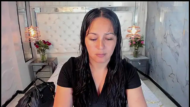 Snapshot of Georgina-Musk chatting on 02-19-25, 07:48 Georgina-Musk online show from 02-19-25, 07:48