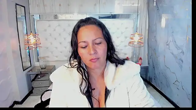 Snapshot of Georgina-Musk chatting on 03-18-25, 06:37 Georgina-Musk online show from 03-18-25, 06:37