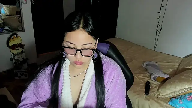 Snapshot of persefone_core chatting on 12-07-24, 07:43 persefone core online show from 12-07-24, 07:43