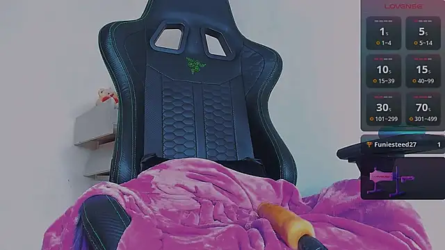 Snapshot of Alice_Davidson chatting on 03-11-25, 07:14 Alice Davidson online show from 03-11-25, 07:14