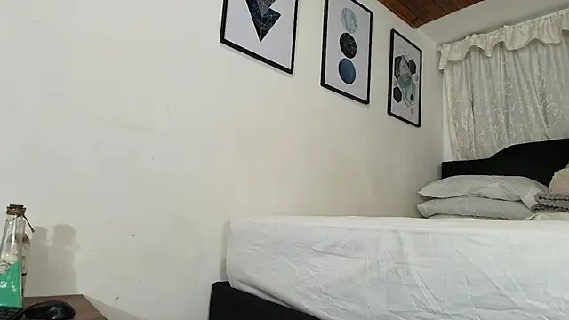 Snapshot of sam_her chatting on 03-18-25, 01:10 sam her online show from 03-18-25, 01:10