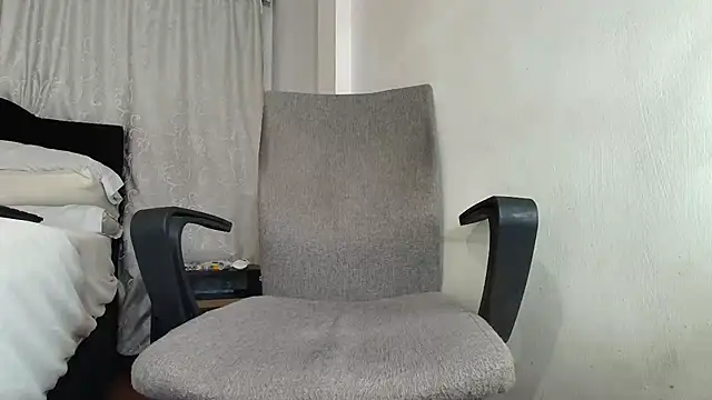 Snapshot of sam_her chatting on 03-22-25, 01:54 sam her online show from 03-22-25, 01:54