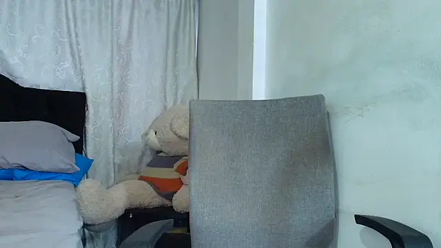 Snapshot of sam_her chatting on 09-18-25, 09:06 sam her online show from 09-18-25, 09:06