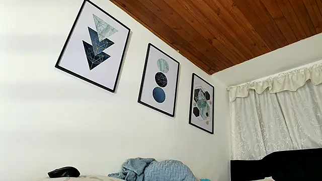 Snapshot of sam_her chatting on 10-06-25, 11:24 sam her online show from 10-06-25, 11:24