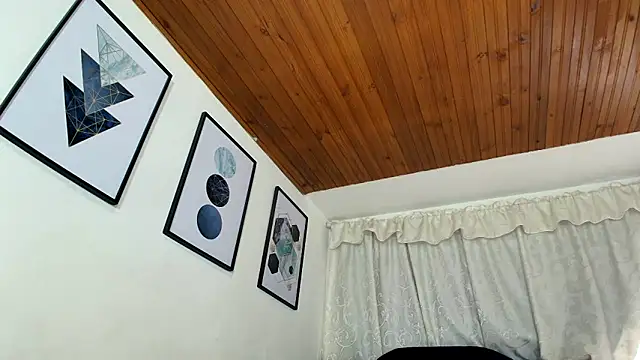 Snapshot of sam_her chatting on 10-10-25, 09:03 sam her online show from 10-10-25, 09:03