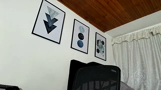 Snapshot of sam_her chatting on 11-10-25, 09:25 sam her online show from 11-10-25, 09:25