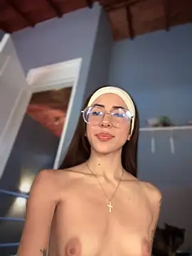 lauravasquez online show from 10-23-25, 07:34