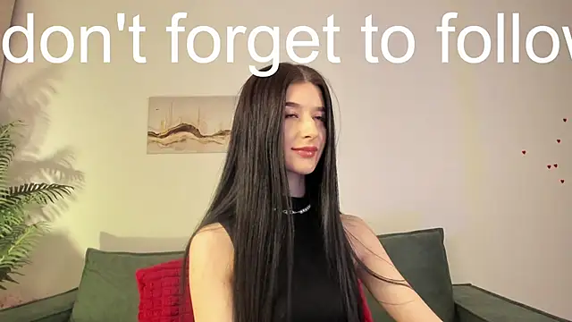 Snapshot of LauraCoy chatting on 02-16-25, 08:22 LauraCoy online show from 02-16-25, 08:22