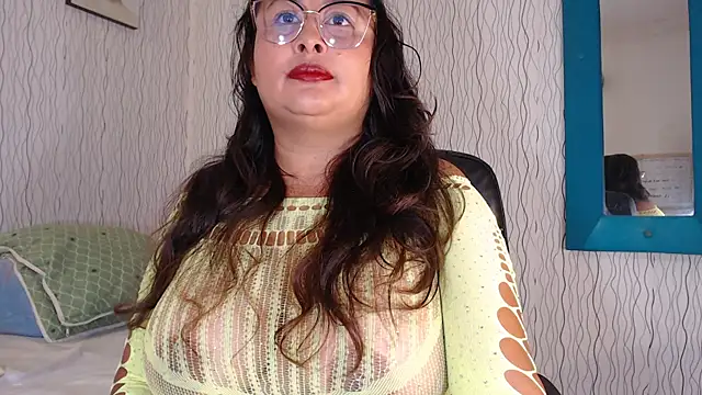 Snapshot of NadiaWhite chatting on 10-04-25, 11:52 NadiaWhite online show from 10-04-25, 11:52