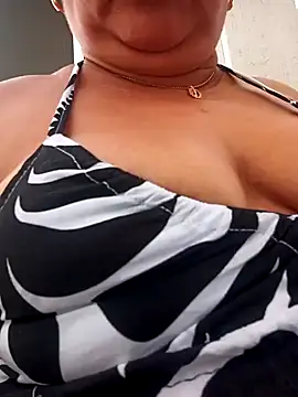 Snapshot of HORNY_MATURE25 chatting on 01-18-25, 06:53 HORNY MATURE25 online show from 01-18-25, 06:53