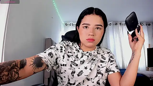 aliice walker  online show from 10-31-25, 04:41