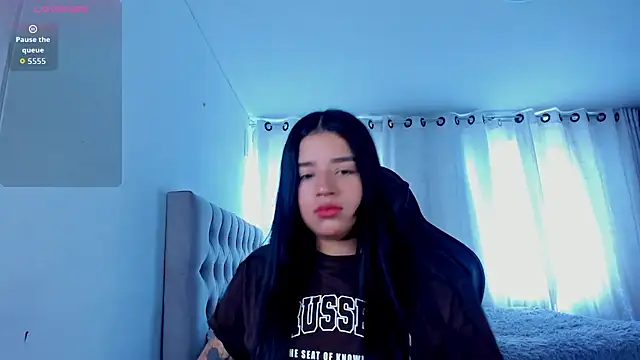 aliice walker  online show from 03-19-26, 02:32