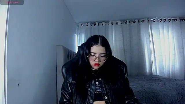 aliice walker  online show from 06-18-26, 09:41