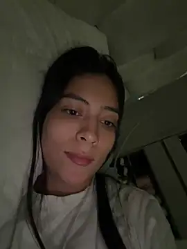 Snapshot of Sophie__Foxxx chatting on 07-13-26, 02:42 Sophie Foxxx online show from 07-13-26, 02:42