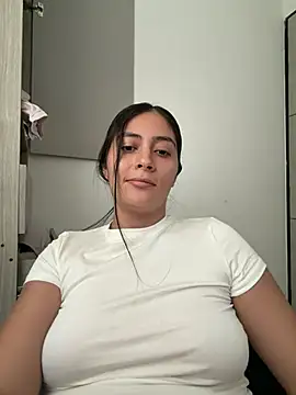Snapshot of Sophie__Foxxx chatting on 07-19-26, 10:24 Sophie Foxxx online show from 07-19-26, 10:24